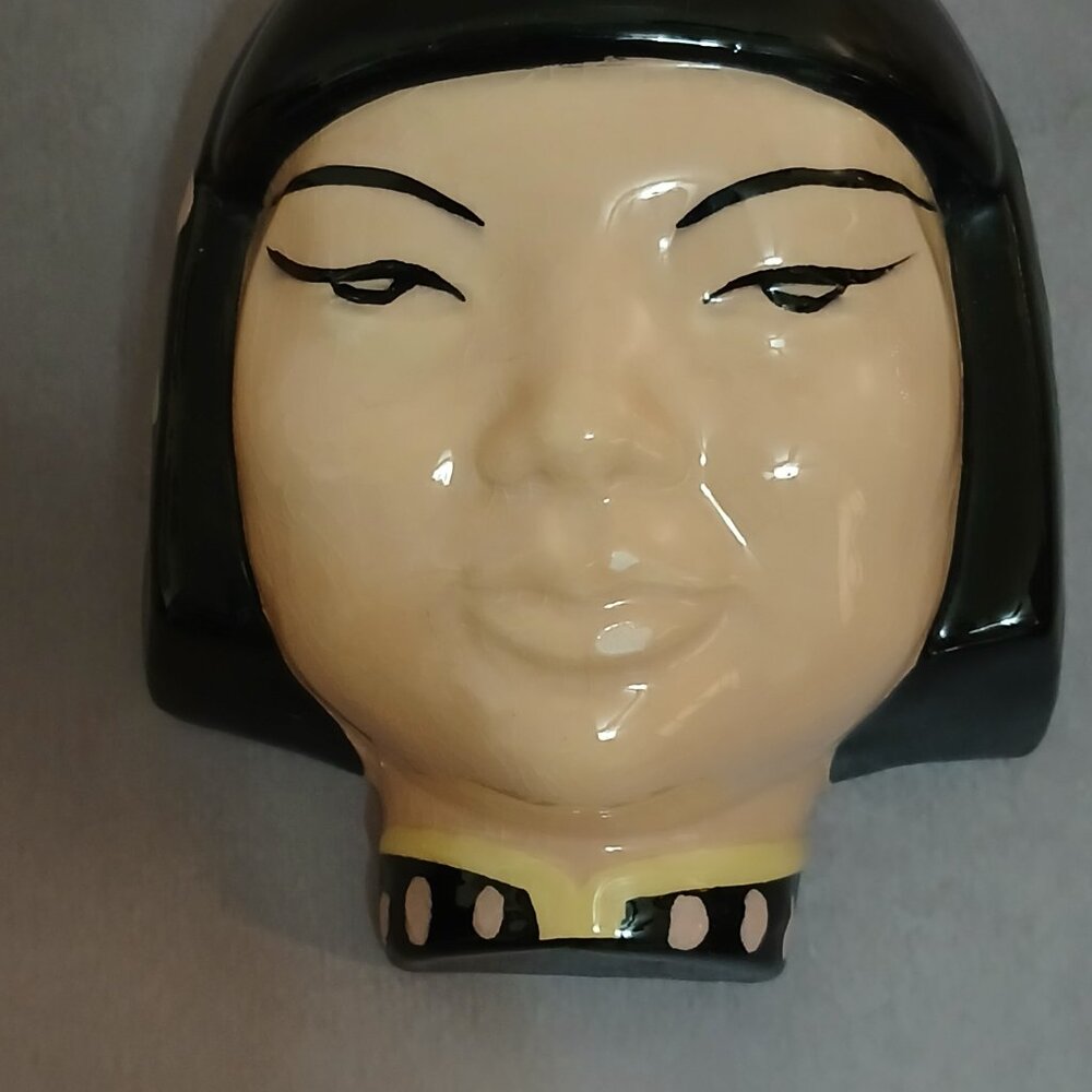 Mid-Century Pair of Asian Man & Woman Head Wall Pockets - Picture 5 of 10